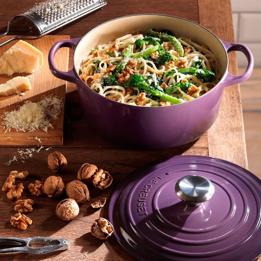 Volcanic Cast Iron Round Casserole J87948