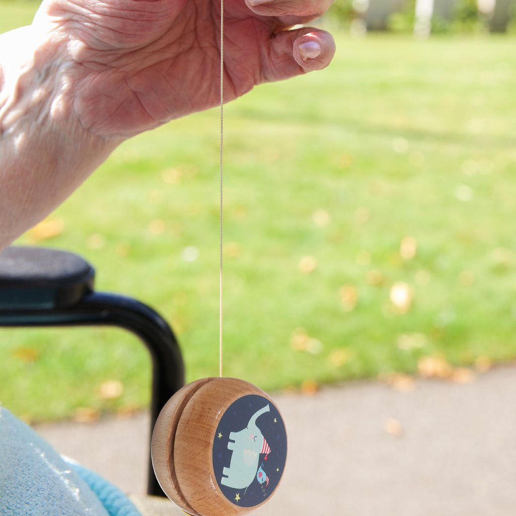 2 Pcs Classic Wood Yoyo Q368433