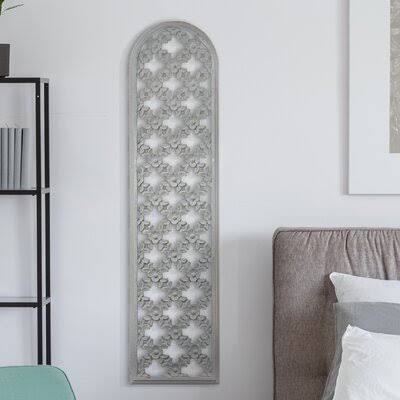 Carved Wood Medallion Wall Décor F198004