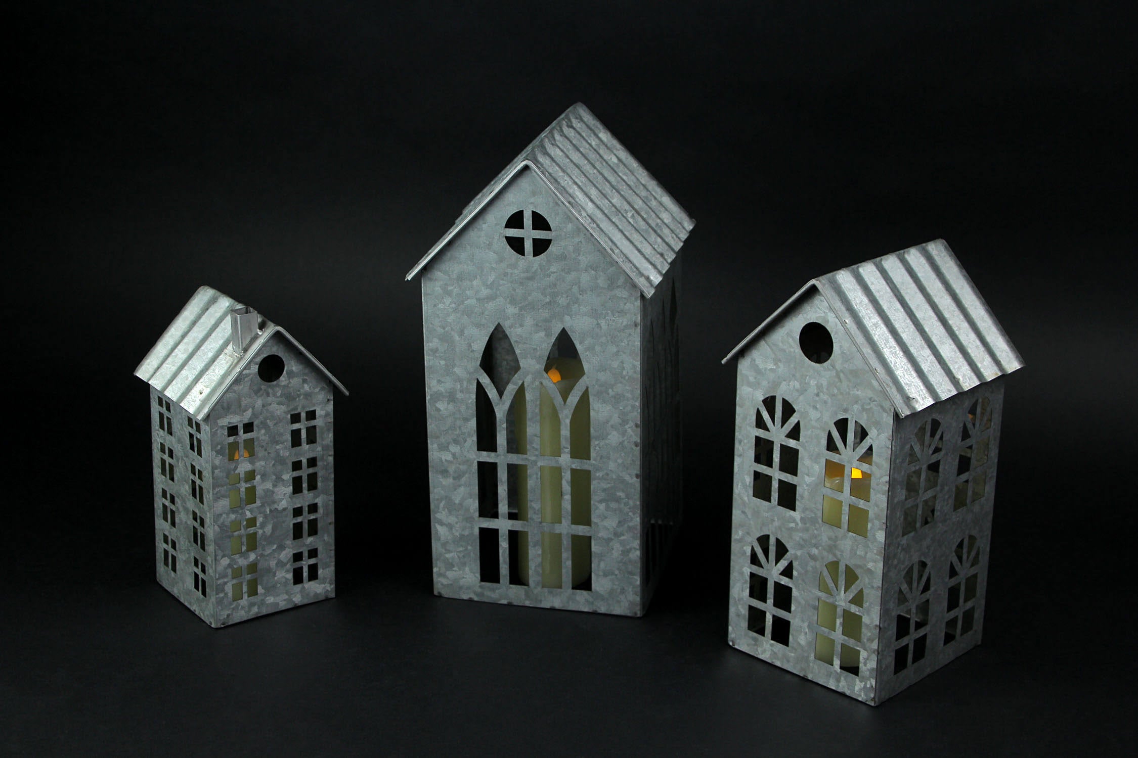 Set of 3 Metal Candle Holders O7953
