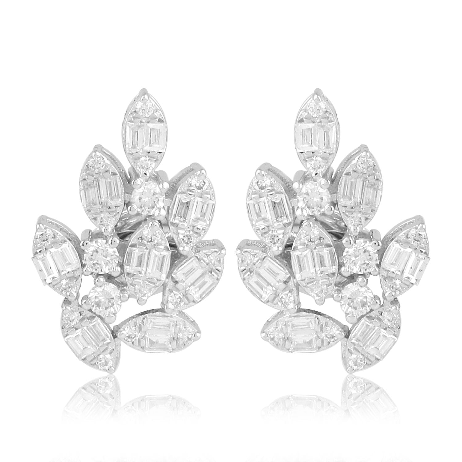 18k White Gold Diamond Stud Earrings Z512