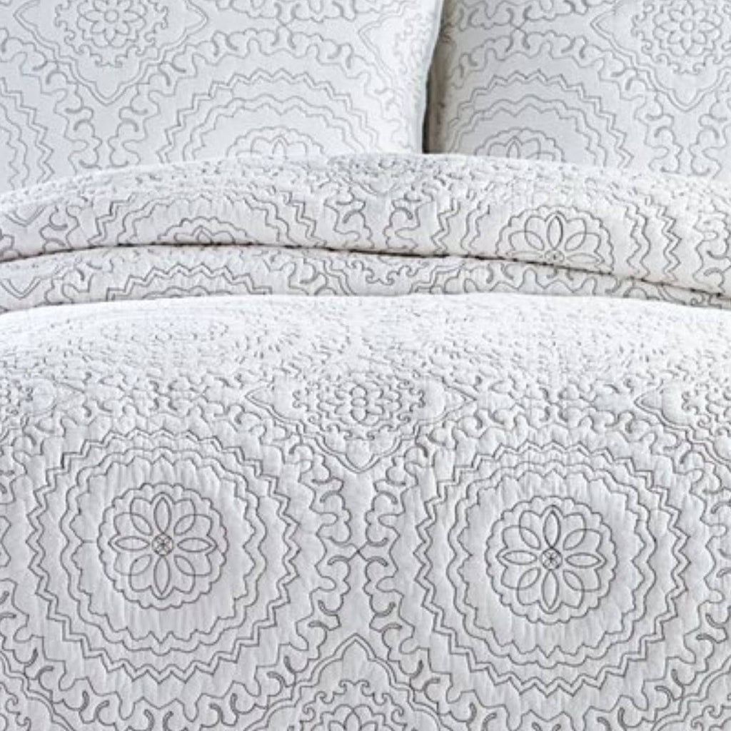 King Grey Medallion Coverlet T878221