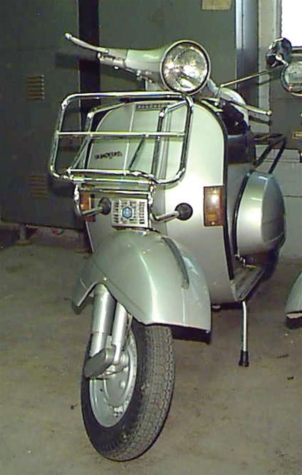 Front Rack (Large, Chrome) W9326